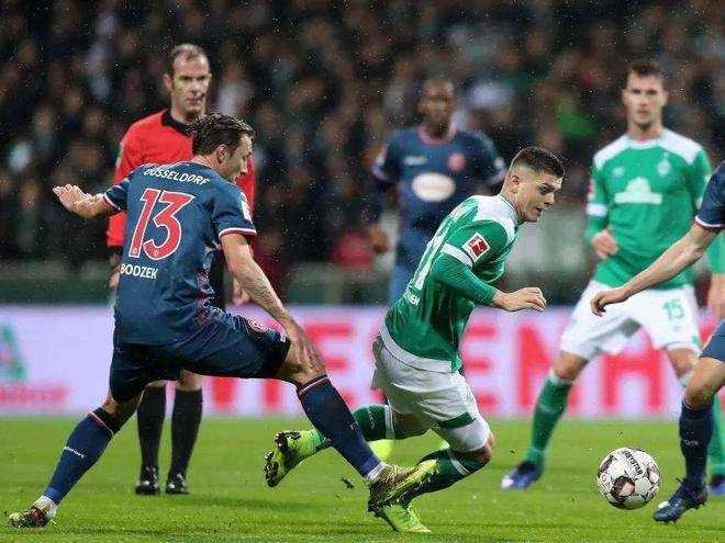 更在单板滑 更在单板滑