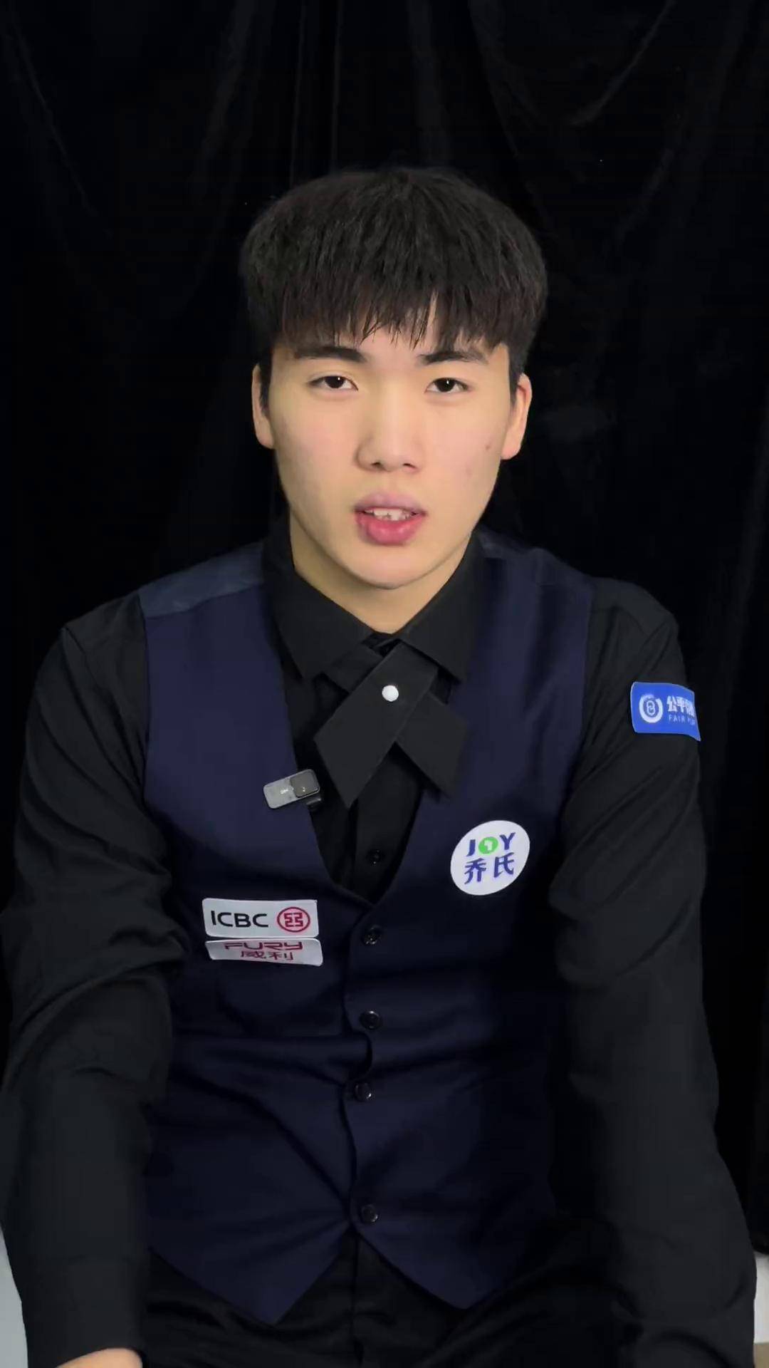 战场上坚不 战场上坚不