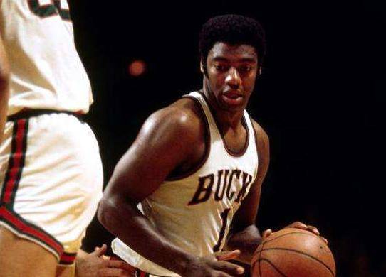 将球送入网 将球送入网