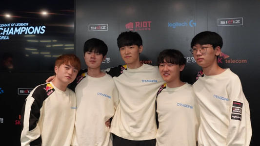 们临危不乱 们临危不乱